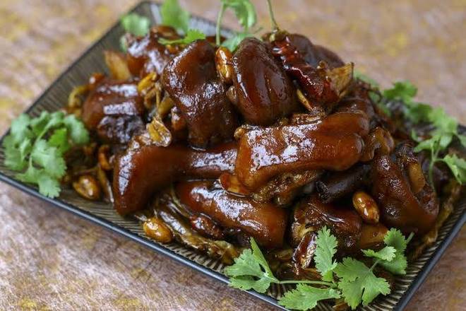 Special Pork Feet 自卤猪蹄